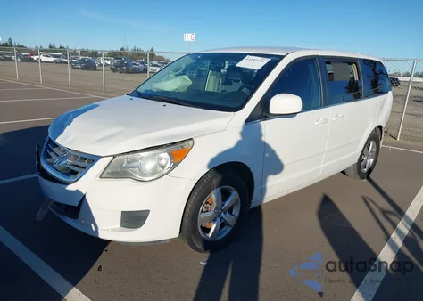 2010 Volkswagen Routan Se z USA, uszkodzony, nr VIN 2V4RW3D15AR236778